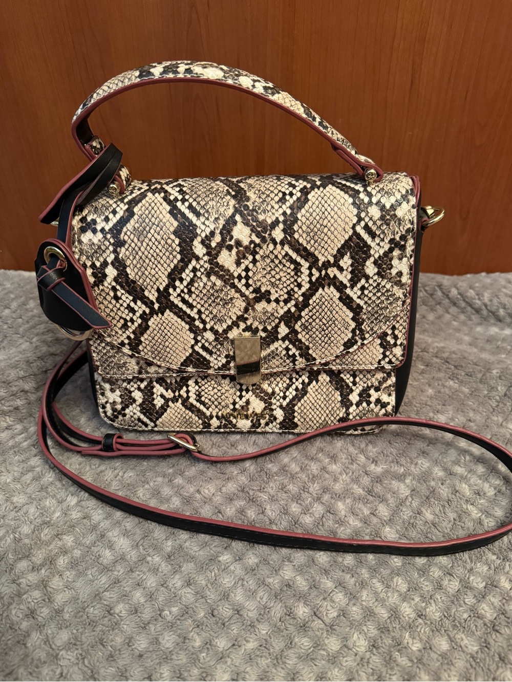 NEVER USED NINE WEST SNAKE PRINT PURSE